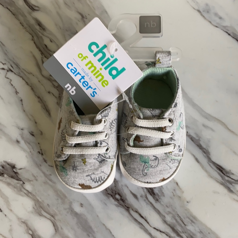 NWT NB Dino sneakers